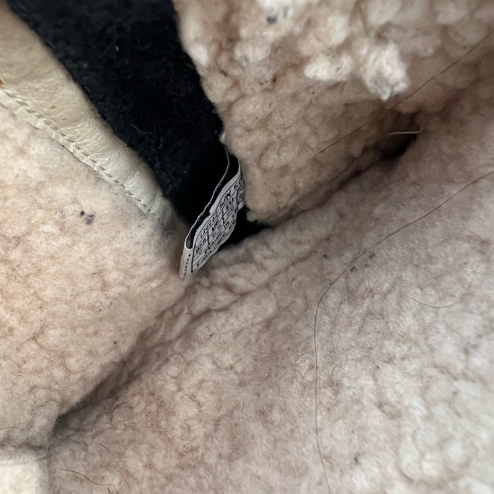 UGG Endell Black Suede Lug Sole Boot Size 7 - Picture 3 of 9